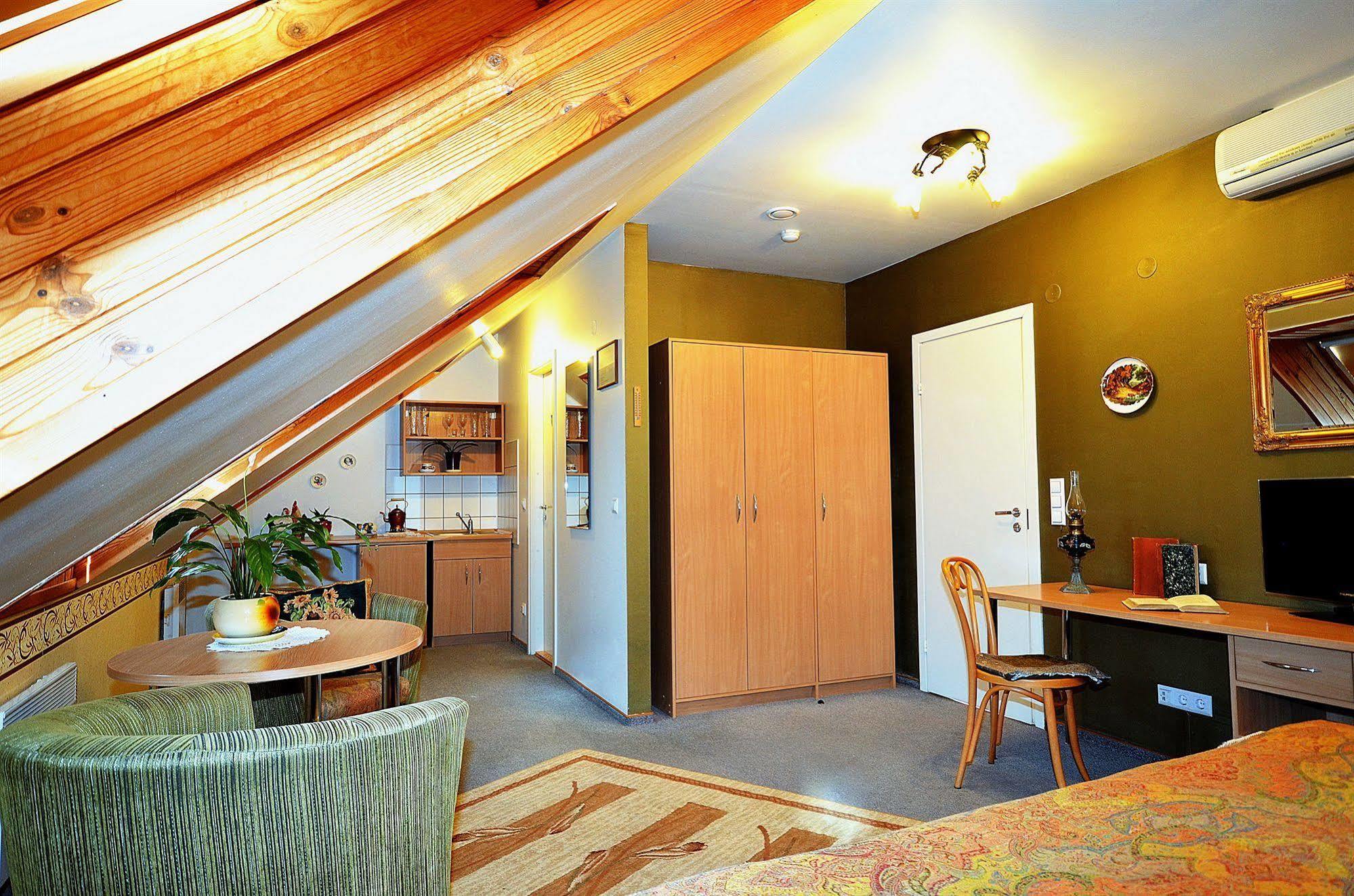 Apartment Angel Town Hall